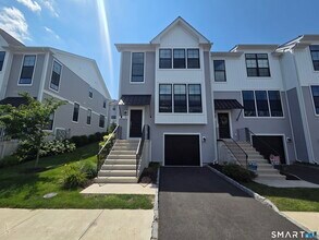 Building Photo - 15 E Cross Trail