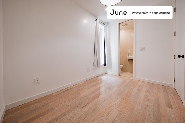 Foto del edificio - Room in Shared 4 bed/4 bath home