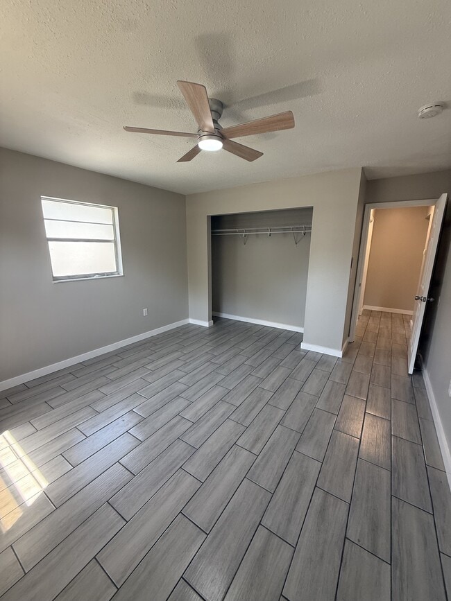 Foto del edificio - 9251 Adler St