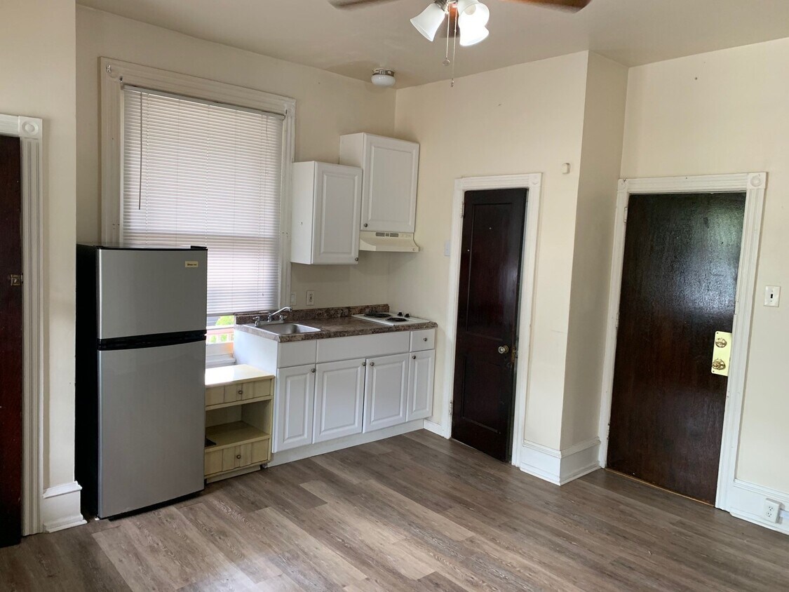 Foto del edificio - Fab Frankford Studio Apartment Available Now