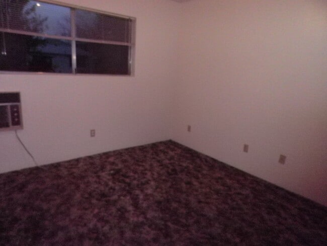 Building Photo - Nice apartment in convenient location