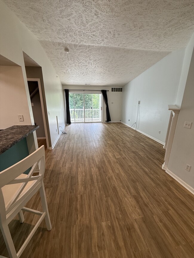 Building Photo - 914 Carom Cir