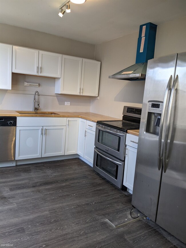 Foto del edificio - 3 br, 1.5 bath Townhome - 17 Foxworth Lane