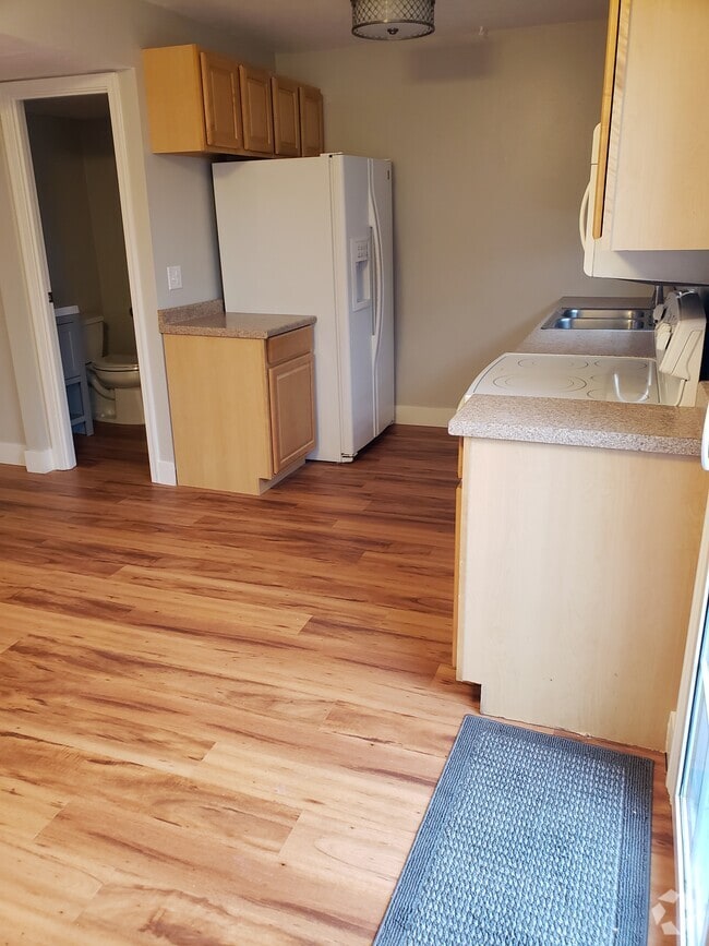 Building Photo - 3415 Amberway Ct