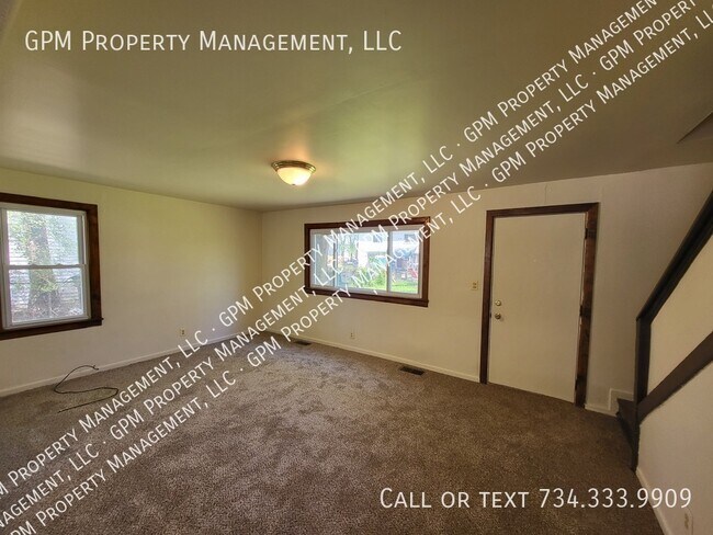 Building Photo - 33060 Alanson St