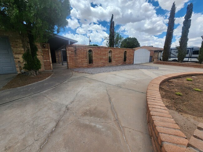 Foto del edificio - 9008 Turrentine Dr