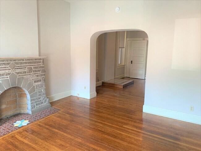 Foto del edificio - 1077 S Taylor Ave