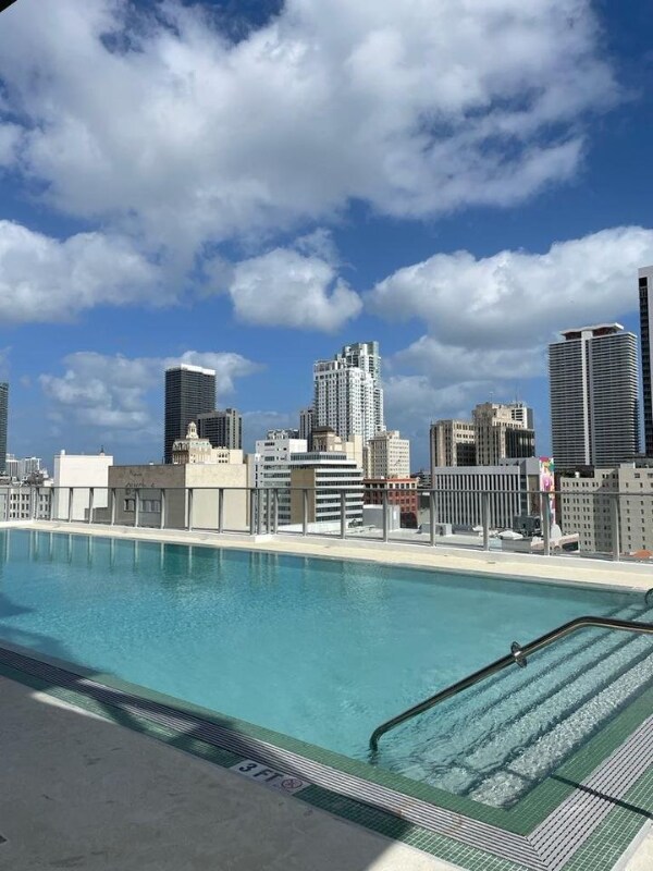 Foto del edificio - 56 SW 1st St