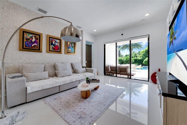 Foto del edificio - 6236 SW 26th St