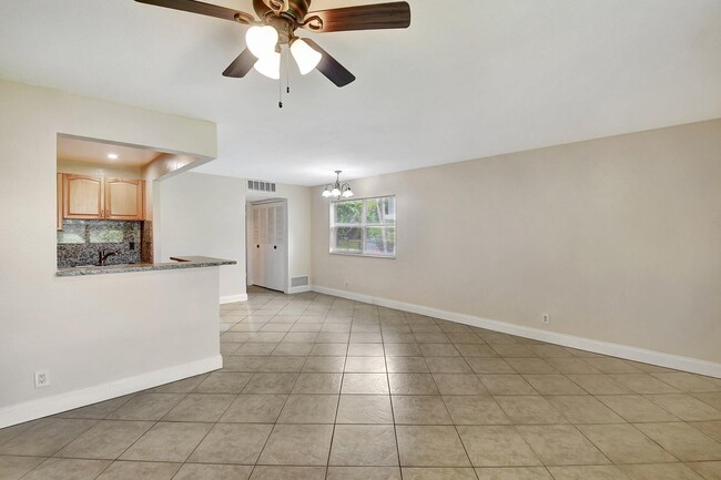 Building Photo - 119 Tuscany Ln