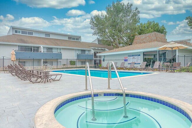 Foto del edificio - The Lofts at Pinehurst