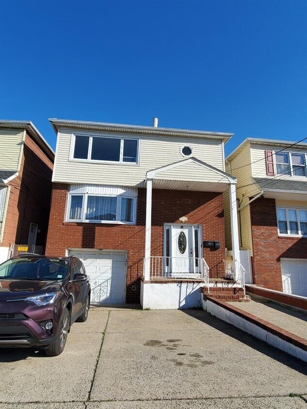 32 Colonial Dr Unit 2, Bayonne, NJ 07002 Apartment for Rent in