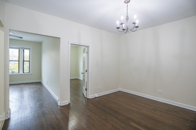 Foto del edificio - 5937 N Broadway