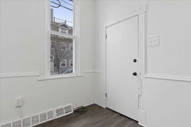 Building Photo - 3900 Howley St