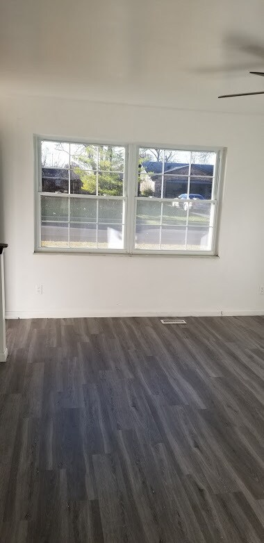 Foto del edificio - 4315 Forestview Ct