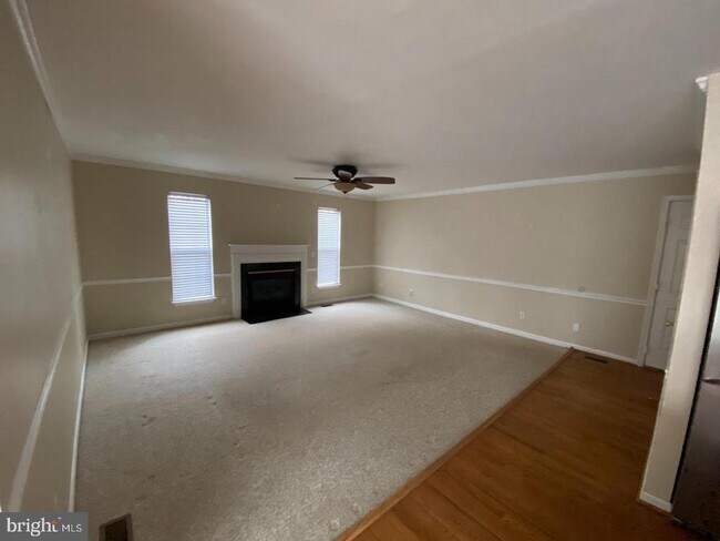 Foto del edificio - 16 Westchester Ct