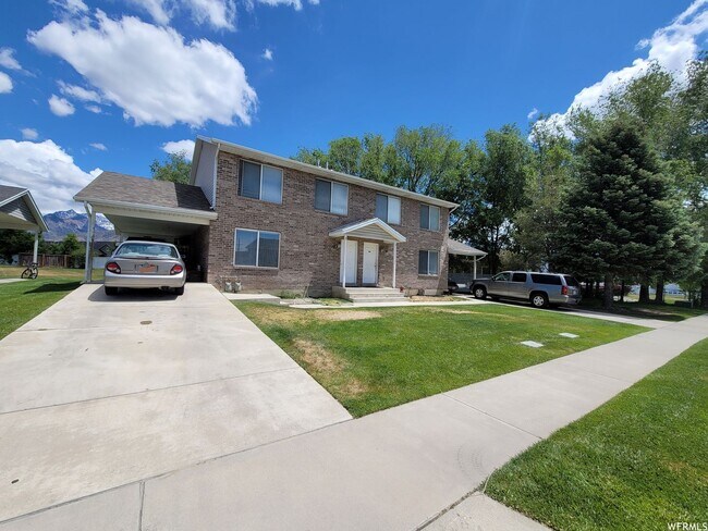 Foto del edificio - Updated 3 Bed Townhome w/ Finished Basement – American Fork