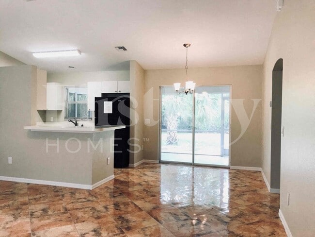 Foto del edificio - 2476 Parrot St