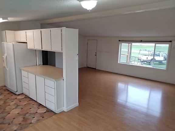 Building Photo - 12929 Lookingglass Rd