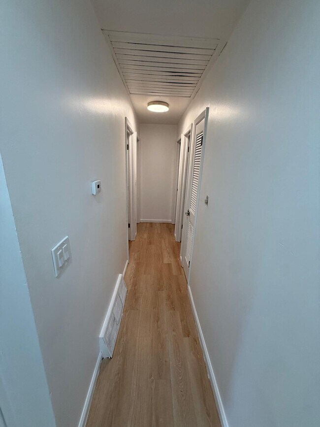 Foto del edificio - 904 Ridge Dr