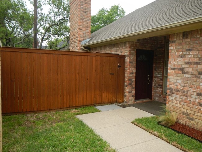 Building Photo - Amazing home - minutes from Grapevine Main...