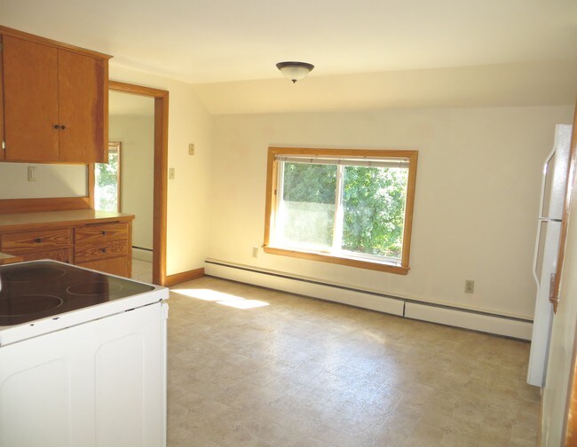 111 N Main St Unit 1, Lebanon, NH 03784 Apartments in Lebanon, NH