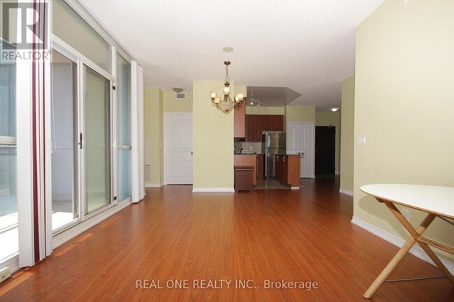 Building Photo - 225-2225 Webb Dr