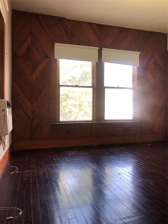 Foto del edificio - 1323 W Bell St
