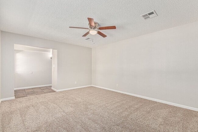 Foto del edificio - Stunning 5 bedroom home in Tempe with spar...