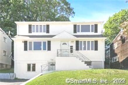 Foto principal - 466 Merritt St