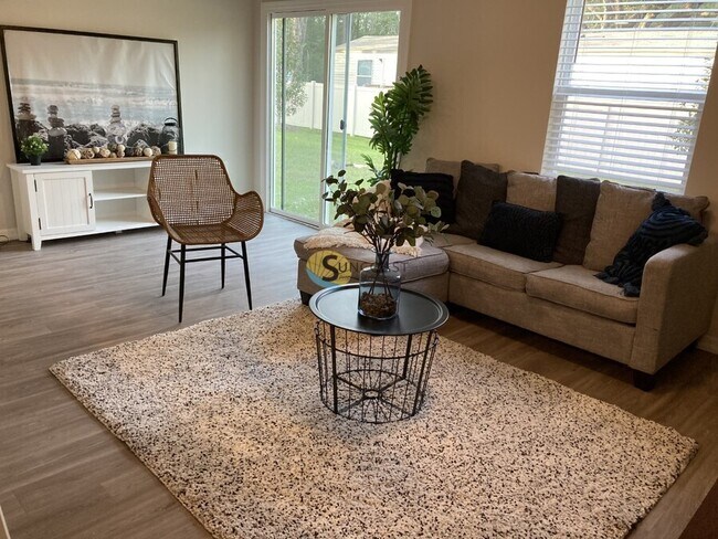 Foto del edificio - 7625 Mailes Ct