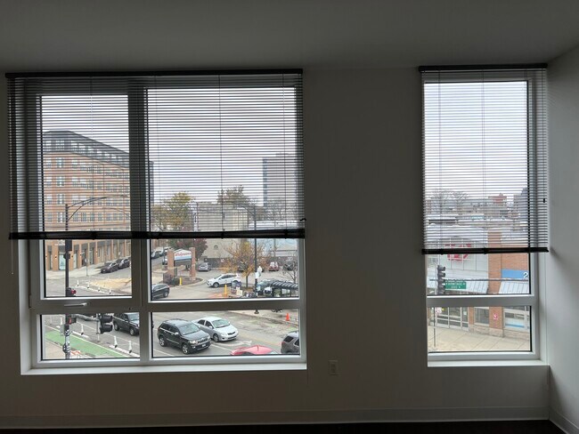 Building Photo - A.M. 1980 BOUTIQUE APARTMENTS
