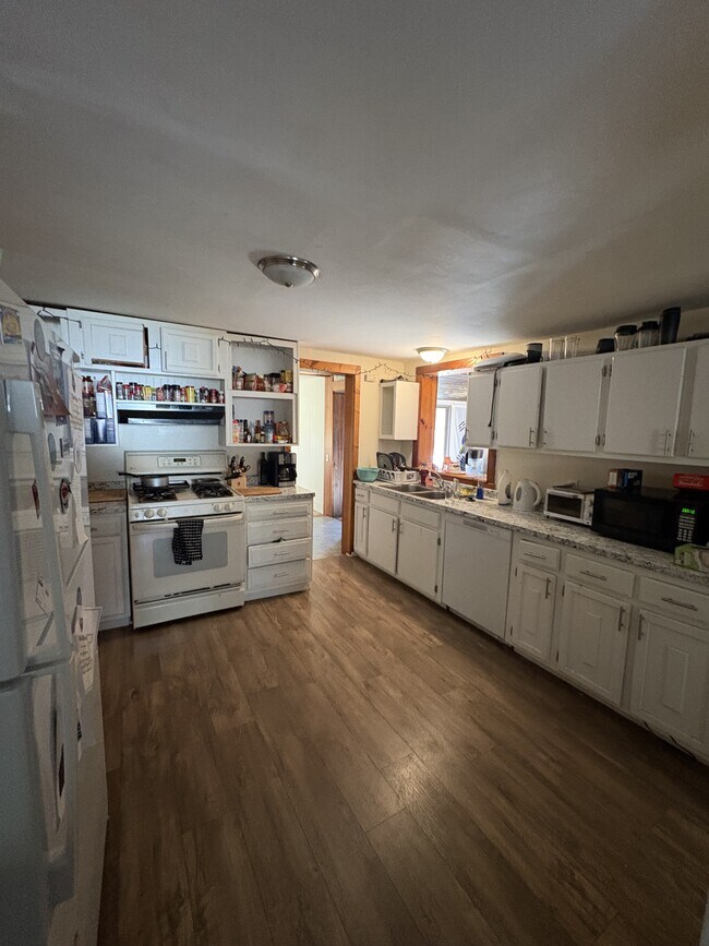 Foto del edificio - 109 Pelham Rd