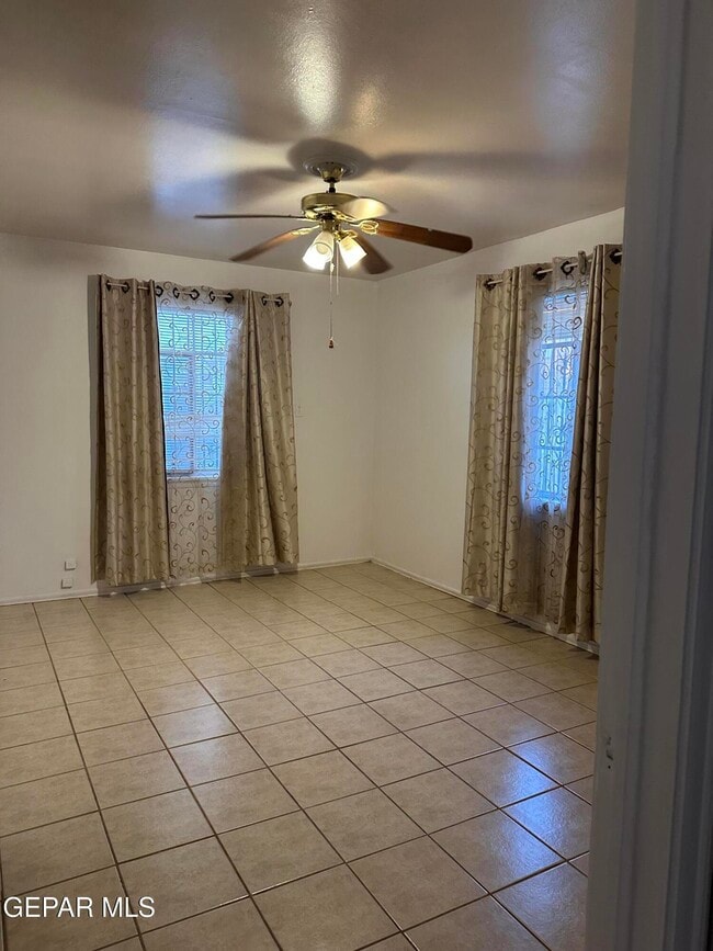 Building Photo - 438 Duran Pl