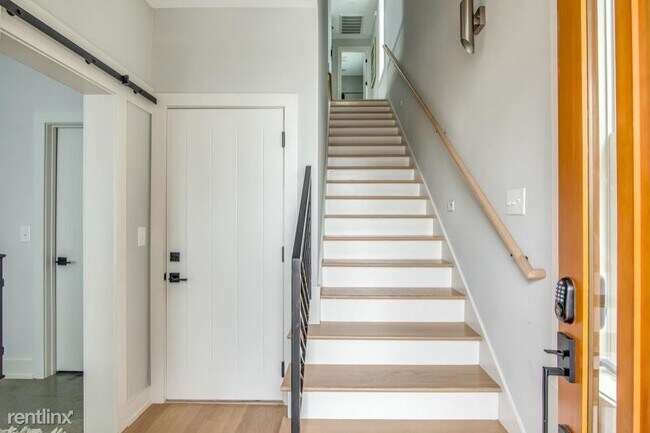 Building Photo - 4 br, 4 bath House - 2720 Delaware Ave