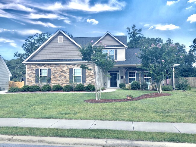 Building Photo - 3340 Amour Dr.