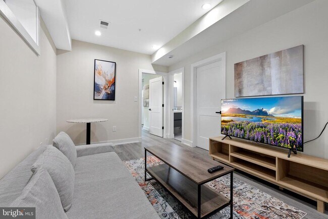 Foto del edificio - 3517 14th St NW