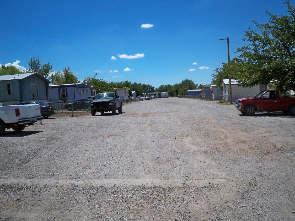 Building Photo - 1205 Swanson Cir