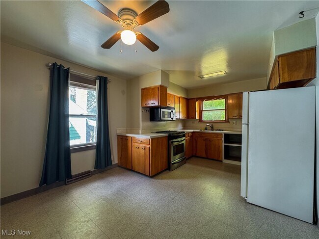 Building Photo - 604 W Laclede Ave