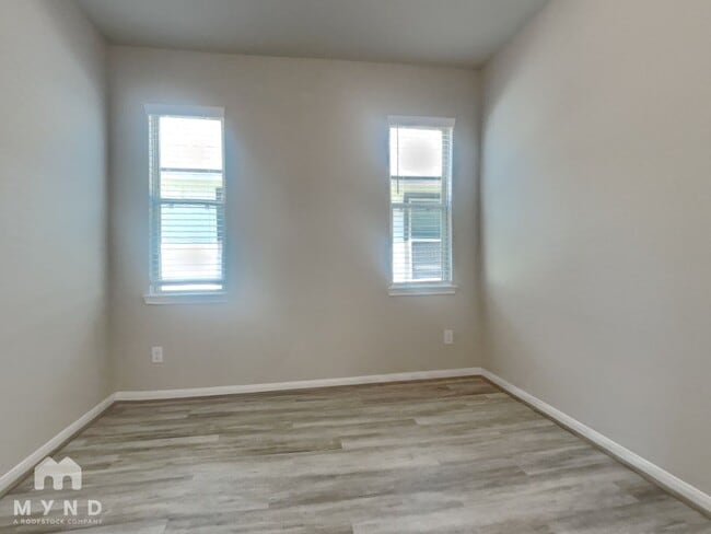 Foto del edificio - 23114 Birmingham Grv Ln