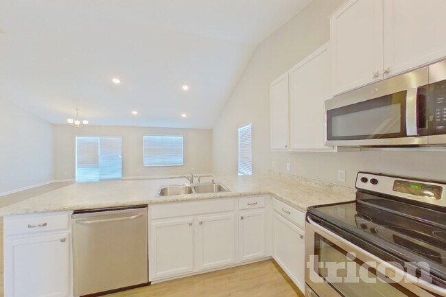 Foto del edificio - 15225 Emory Ave