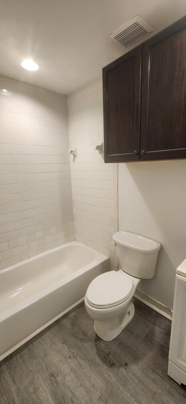 Foto del edificio - 5816 Acacia Ct