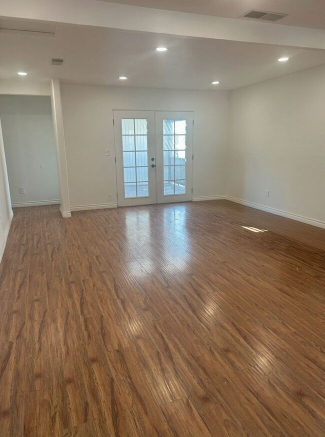 Foto del edificio - Stunning 3BD/2BA Corner-Lot Home with Relaxing Views – Only $4,495 – Mission Heights