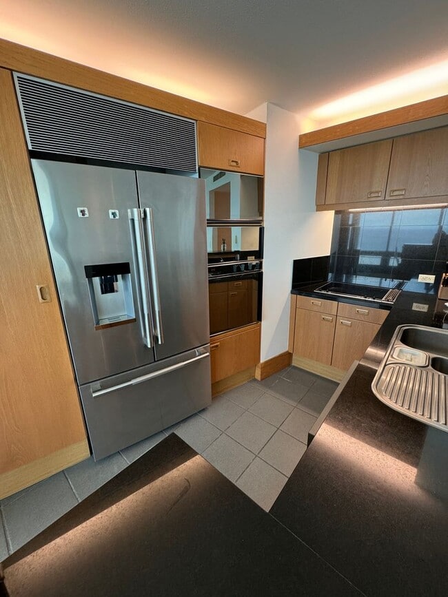 Building Photo - 2/2/2 Ocean-Front Nauru Towers, Endless Ocean Views, 34Floor