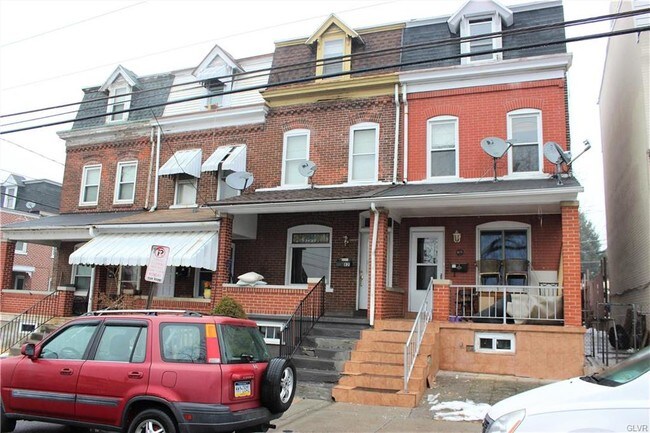 Building Photo - 821 N New St