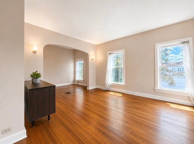 Building Photo - 274 Chenango St
