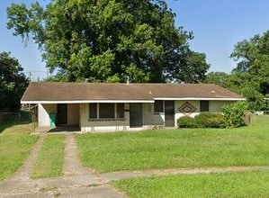 Building Photo - 2115 Ledoux Cir