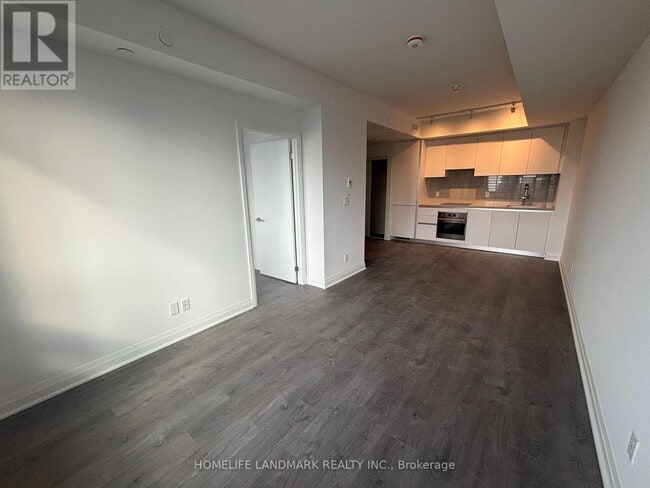 Photo du bâtiment - 4015 The Exchange