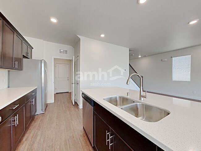 Building Photo - 1717 Viaggio Ave