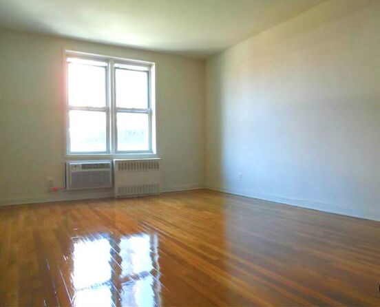 Primary Photo - 310 W 47th St